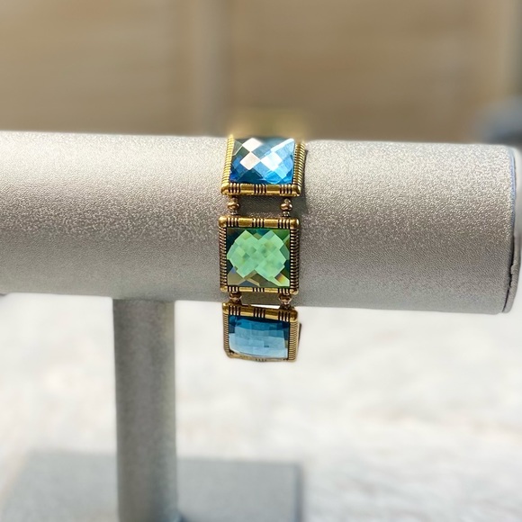 Desired Style Crystal Bracelet - Picture 5 of 5